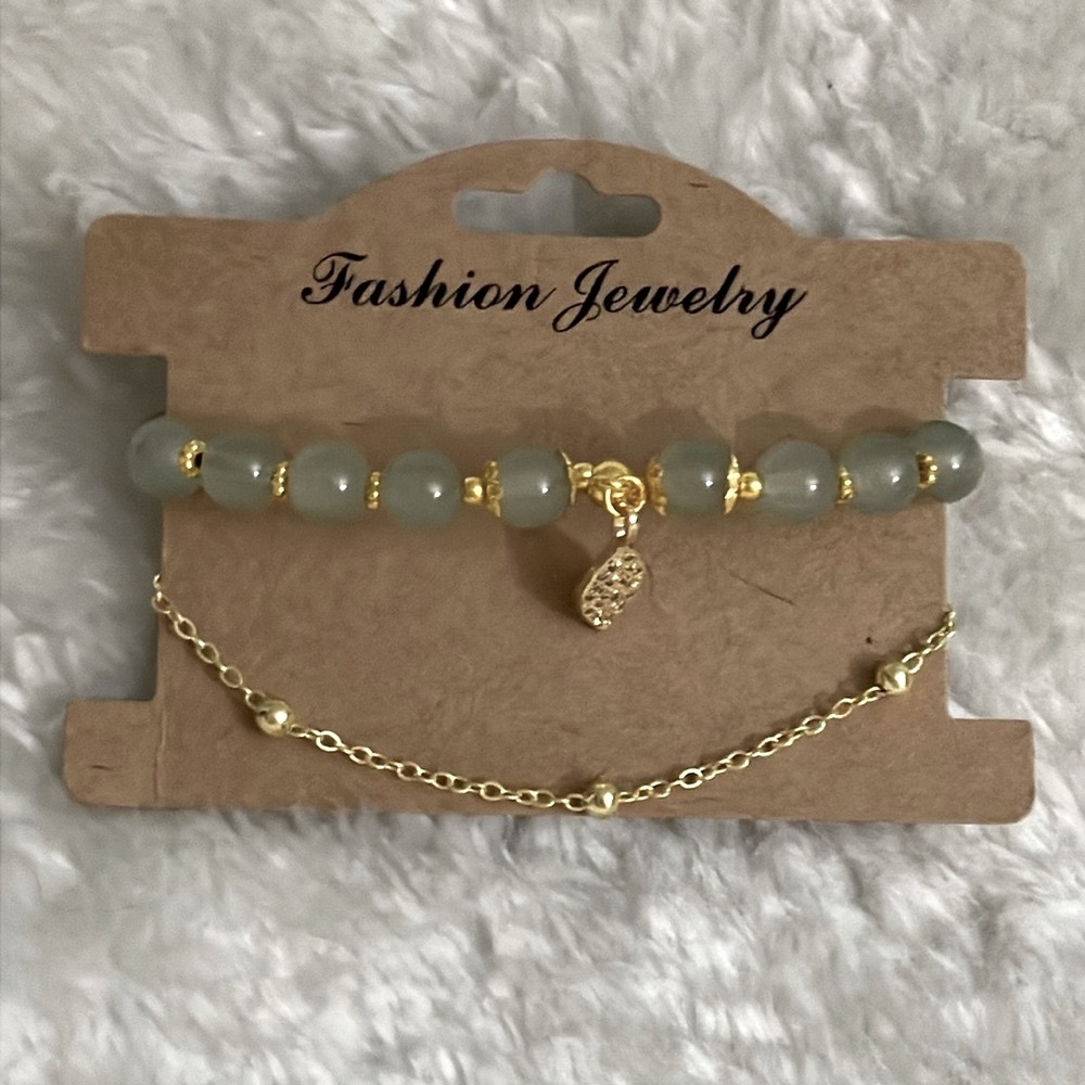 🔴 Light Green Glass Beaded Bracelet